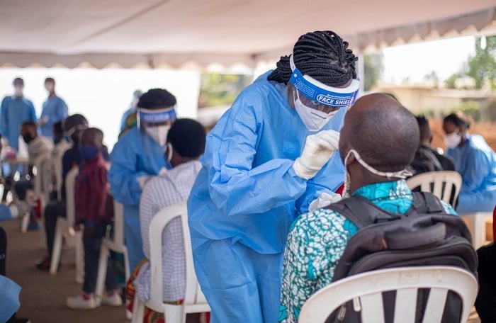 Ibigo nderabuzima bikangurira abakeka ko banduye Covid-19 kubigana abagafashwa