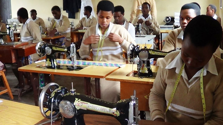 Ibikoresho bihagije ni bimwe mu bituma abanyeshuri ngo babasha kwiga neza.