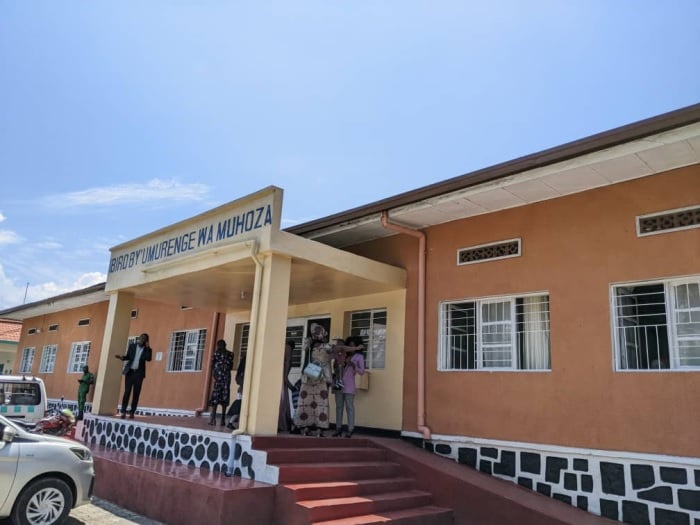 Ibiro by'Umurenge wa Muhoza biri mu byagombaga kwimukira muri iyo nyubako 