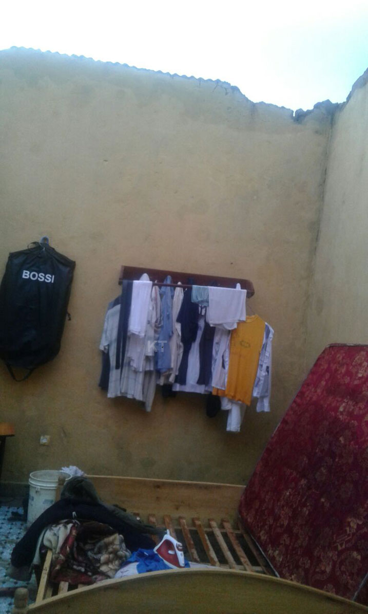 Ibisenge byagurutse amwe mu mazu asigara yambaye ubusa.