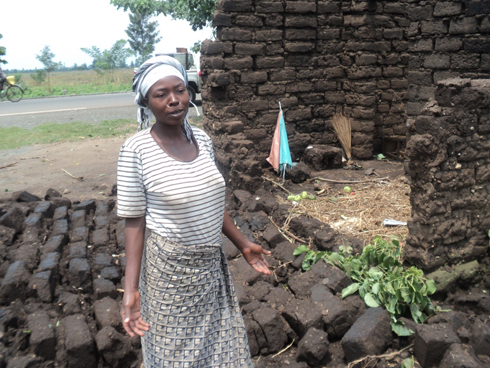 Mukankurunziza imvura yamusenyeye inzu, inkuba imwicira umugabo.
