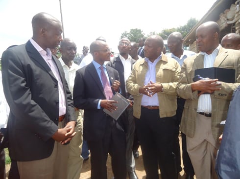 Abayobozi ba RBS na IBUKA basuye impfubyi zirera mu Ruhango 