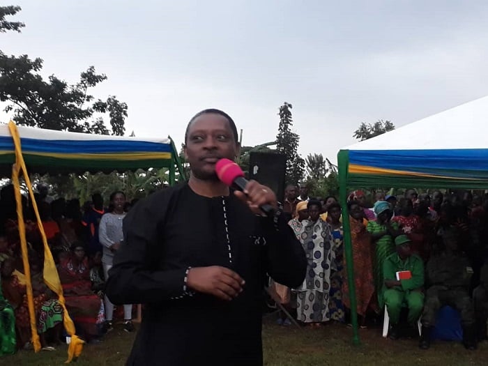 Prof. Shyaka yabwiye abaturage ko bitegura kwishyira mu byiciro batagamije kubibonamo indonke
