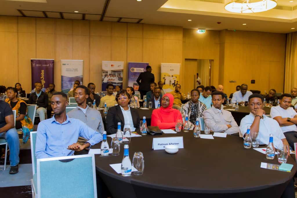 Urubyiruko ruhamya ko amahugurwa rwahawe arimokurufasha kwiteza imbere