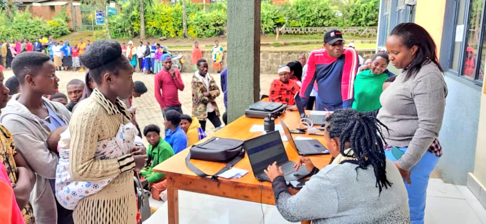 Mu badafite indangamuntu harimo n'abagore ndetse n'abagabo