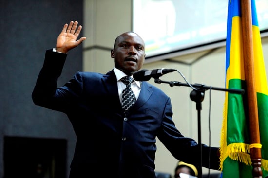Umuvunyi mukuru wungirije, Clement Musangabatware, arahira.