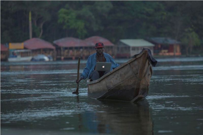ifoto yafotowe na Stephen Simiyu wo mu gihugu cya Kenya igaragaza_ terambere ry' ikoranabuhanga