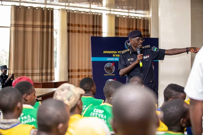 CP John Bosco Kabera yavuze ko hari abafatirwa mu gutwara ibiyobyabwenge no mu bujura