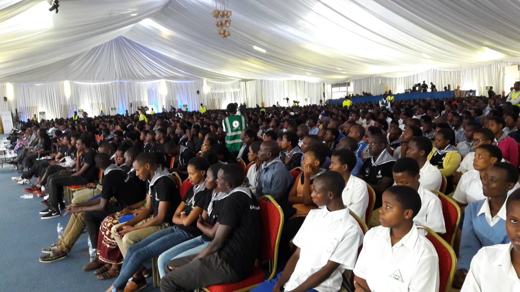 Igikorwa cyitabiriwe n'imbaga y'urubyiruko n'bayobozi batandukanye