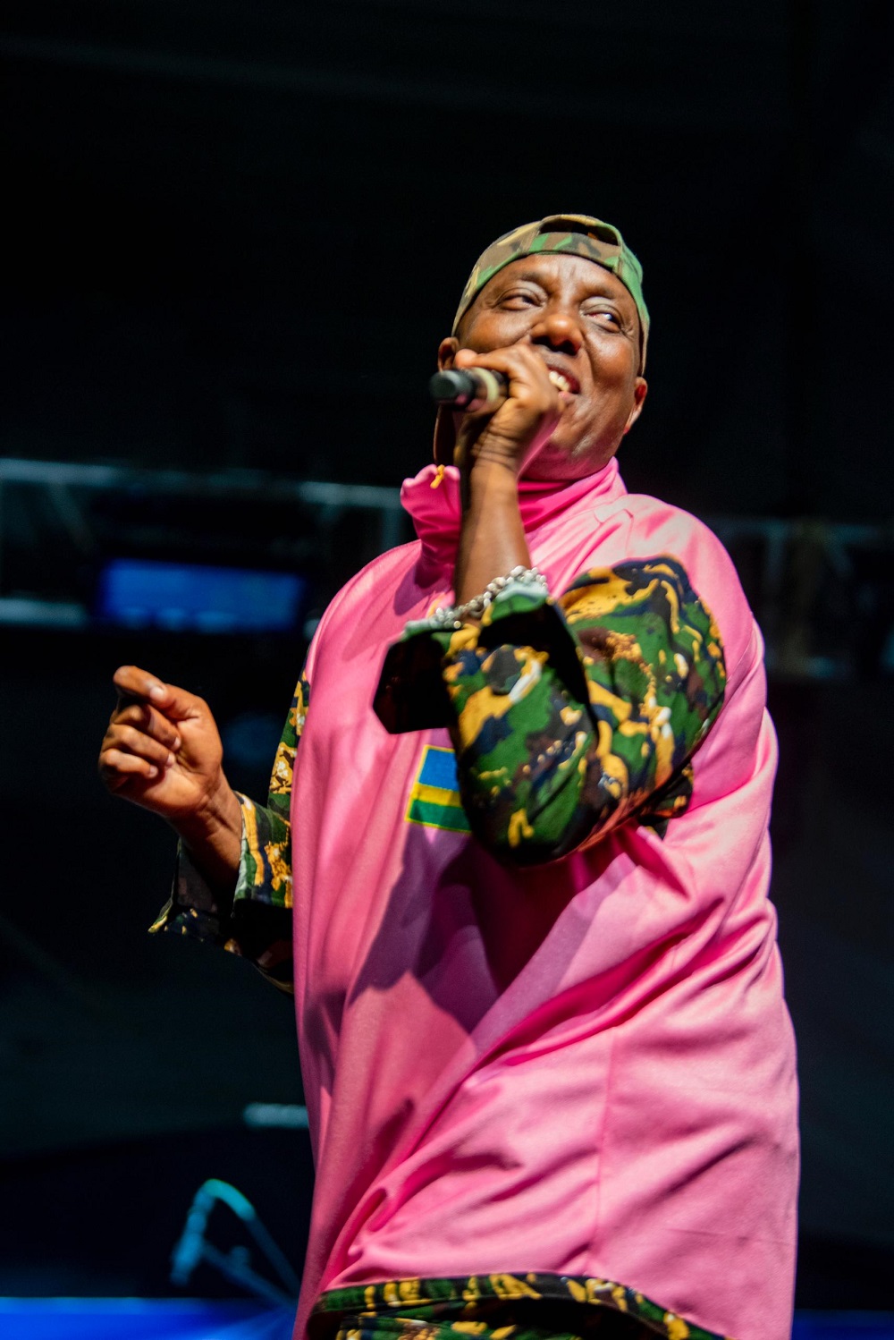 Umuhanzi Senderi Eric mu ndirimbo ze zitandukanye zisingiza Intwari ndetse n'indangagaciro zikwiye Umunyarwanda, yanyuze abitabiriye iki gitaramo