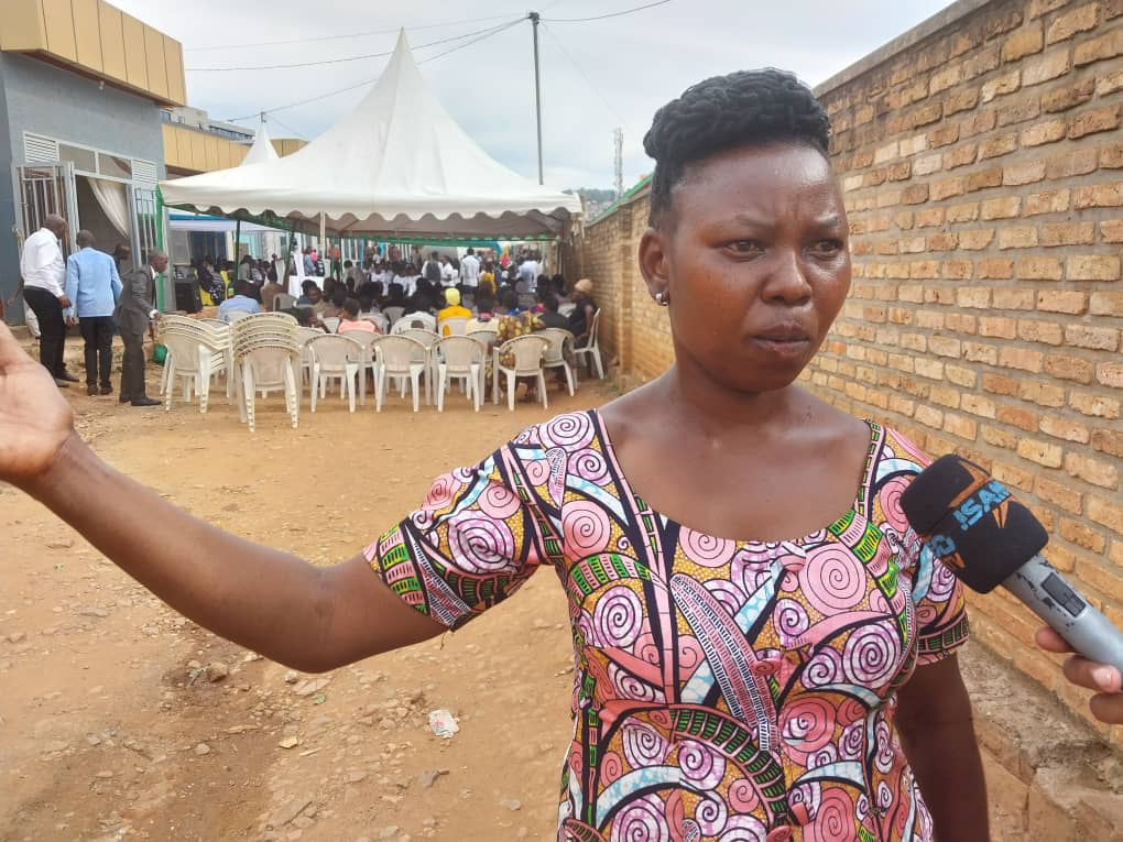 Tuyikunde Jeannette, umwe mu bahoze mu buzunguzayi, ashima inzego za Leta n'ubuyobozi bw'amatorero n'amadini bwabafashije guhindura myumvire