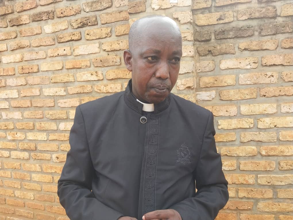 Mukiza Joas, Pasiteri mu itorero ry'Abangilikani, ari mu bagize uruhare runini mu guhindura imibereho y'abahoze mu buzima bubi