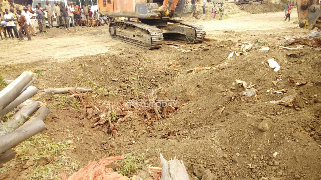 Abaturage bifuza ko ahari "Igiti cy'Imana y'abagore" hashyirwa ikindi kimenyetso kigaragaza amateka y'icyo giti