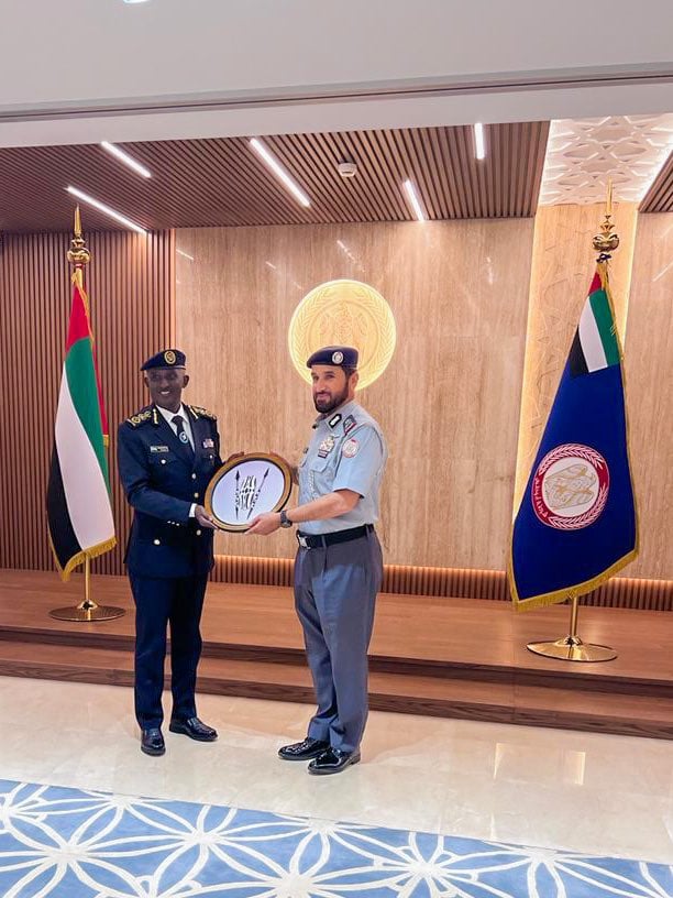 IGP Felix Namuhoranye yahuye n'Umugaba Mukuru wa Polisi ya Abu Dhabi