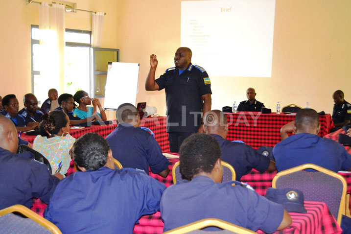 IGP Gasana asaba abagenzacyaha ko ubumenyi bwabo bwagendana n'umuvuduko w'iterambere u Rwanda rugenderaho.