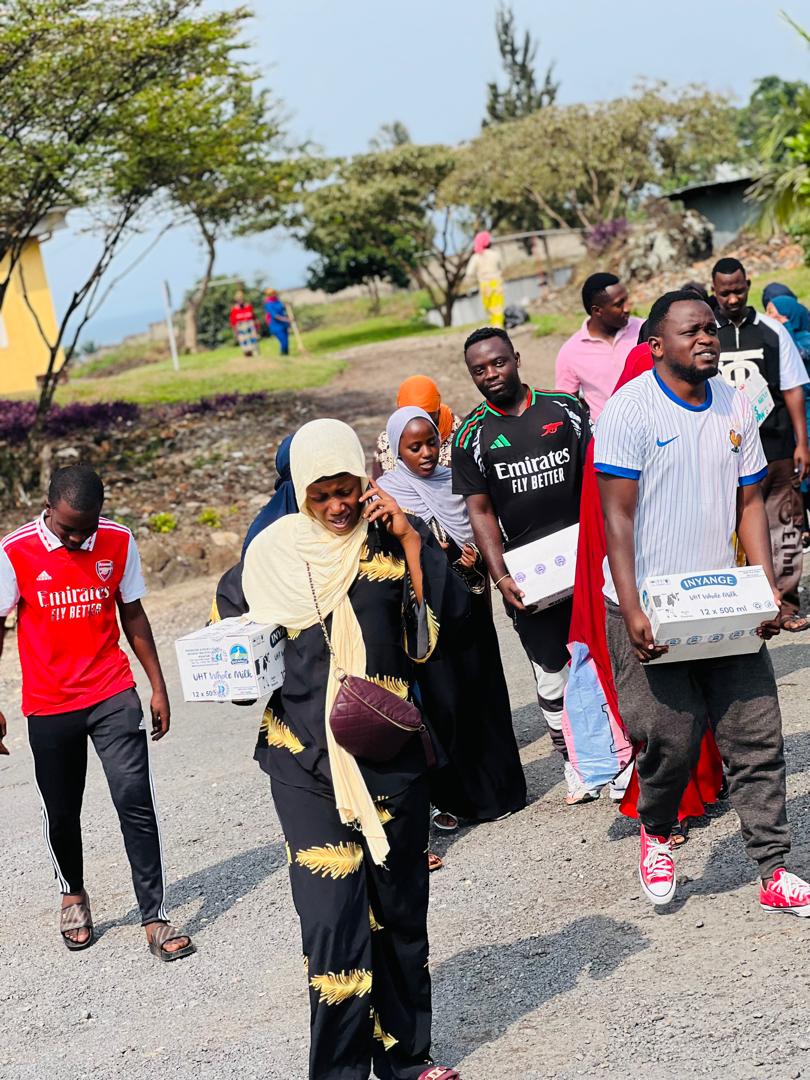 Abagiraneza bashyiriye abarwayi ibyo kurya kwa muganga