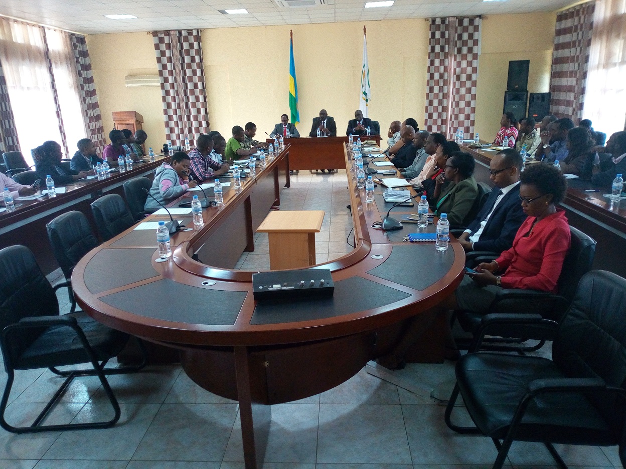 Ikiganiro cyitabiriwe n'abanyamakuru ndetse n'abanyamategeko batandukanye.