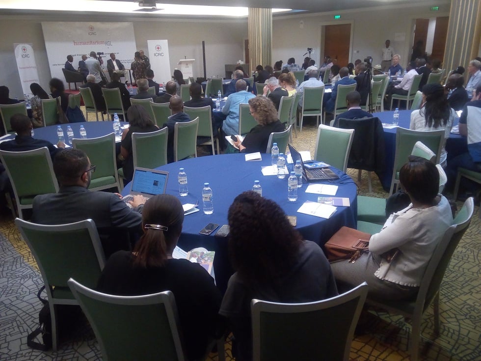Bamwe mu bitabiriye ikiganiro ku bikorwa byo kubungabunga amahoro ku isi, cyateguwe n'Umuryango mpuzamahanga utabara imbabare (ICRC)