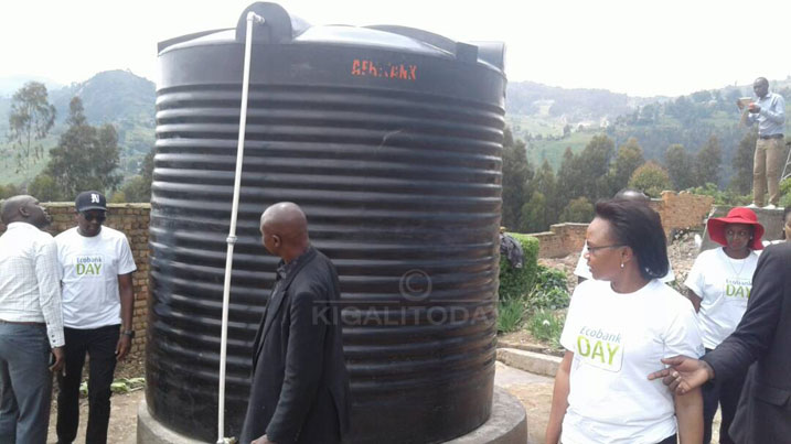 Bahawe ikigega gishobora kubika litilo 1000 z'amazi