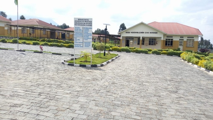 Abatuye mu Murenge wa Nyange na bo begerejwe Ikigo nderabuzima hafi, bikemura ikibazo cyo kurembera mu ngo