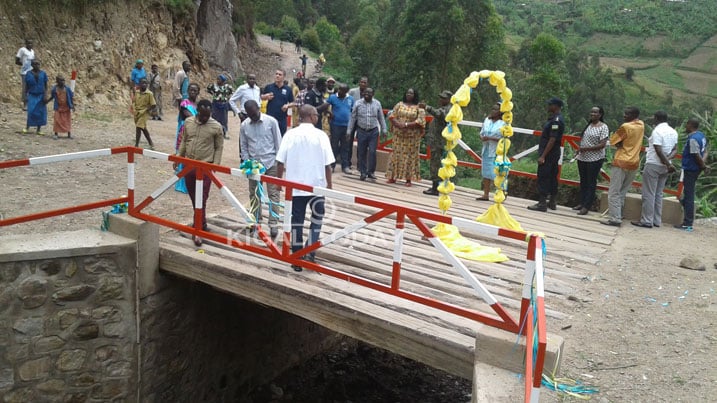 Iki kiraro cyatashywe muri Gakenke cyari cyarasenyutse kuburyo abaturage baburaga aho baca bagahera mu bwigunge 