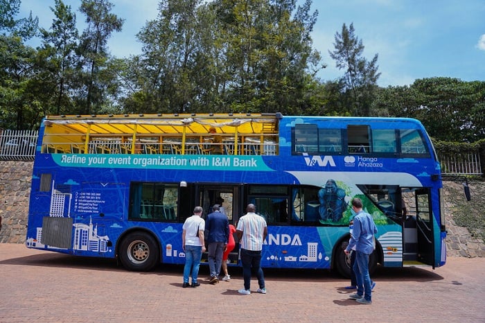 Abo bashoramari barimo giutembera u Rwanda bareba aho bakorera ubucuruzi