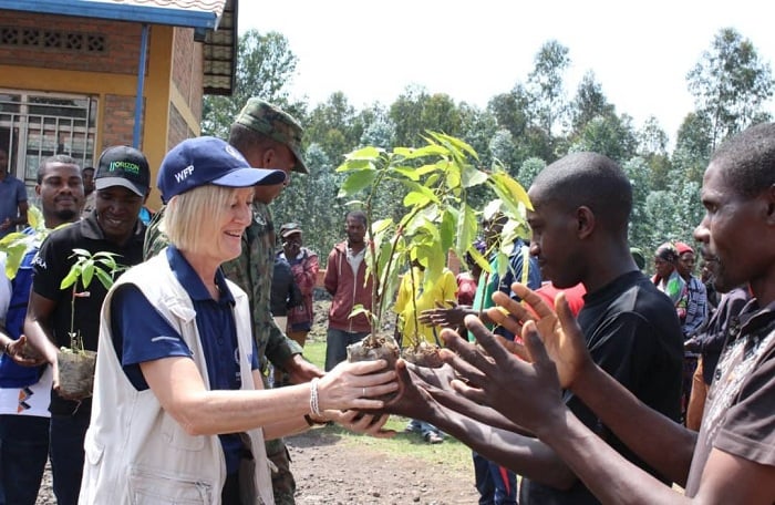 Umuyobozi wa WFP mu Rwanda Edith Heines yifatanyije n