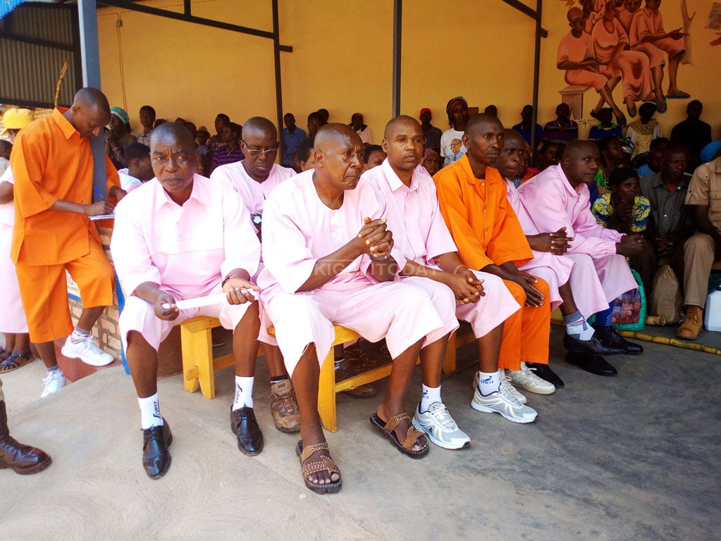 Dr. Leopold Munyakazi mu birori byo kwizihiza umuganura muri Gereza ya Muhanga 