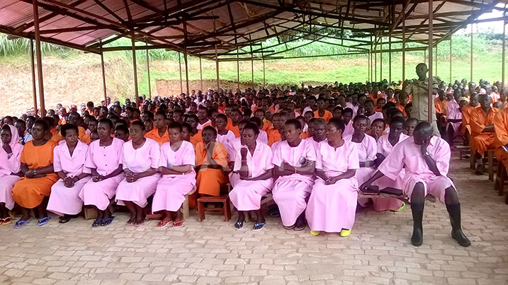 Imfungwa n'abagororwa bishimira amahirwe bahawe yo kwiyunga n'abo bahemukiye kandi ngo biteguye gukorera igihugu cyabo igihe bazaba basohotse muri gereza.