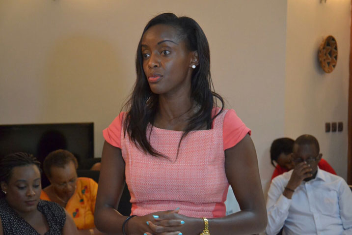 Yvette Rugasaguhunga, uhagarariye Amabasade y'u Rwanda muri Senegal, yashimiye Abanyarwanda baba muri icyo gihugu no mu Burengerazuba bw'Afurika muri rusange kwitabira ari benshi kuganira n'abayobozi baturutse mu gihugu cyabo (Photo Pascal Mukiza).