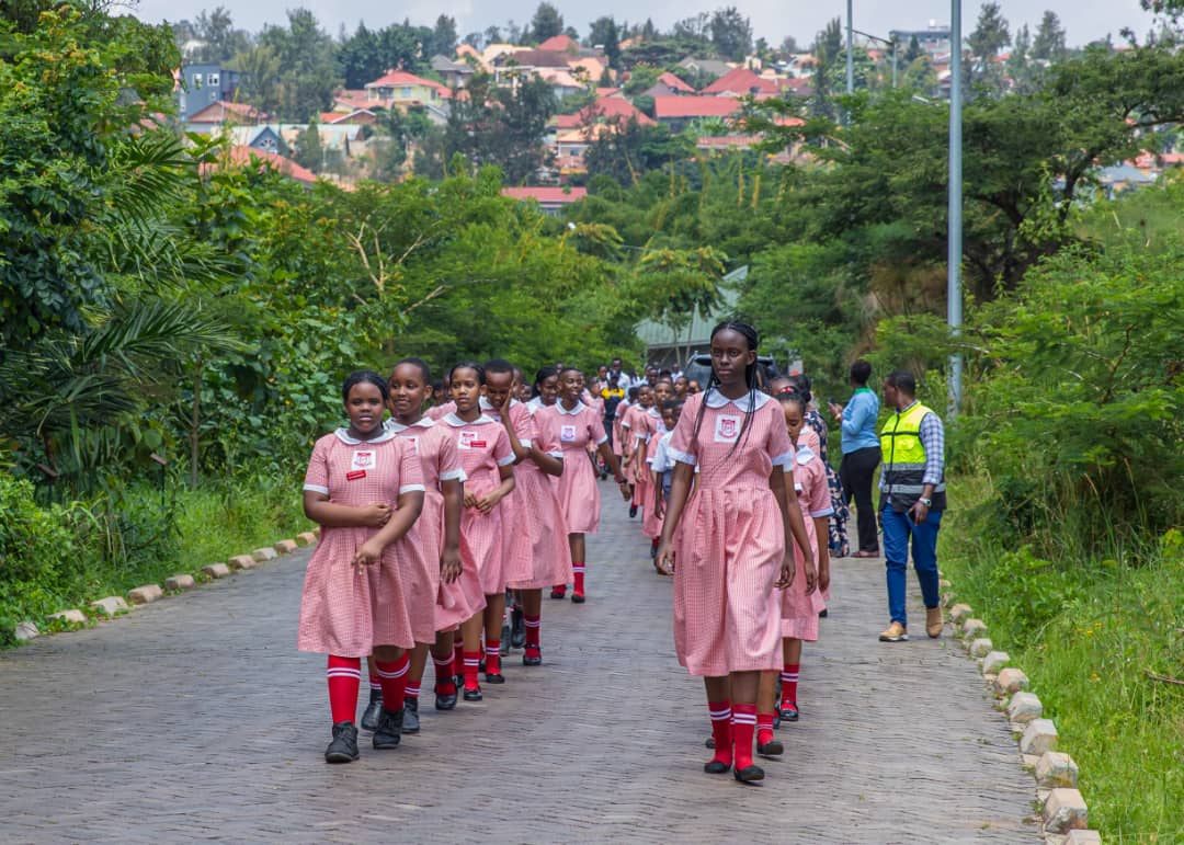 Barasabwa kuba inshuti z'ibidukikije