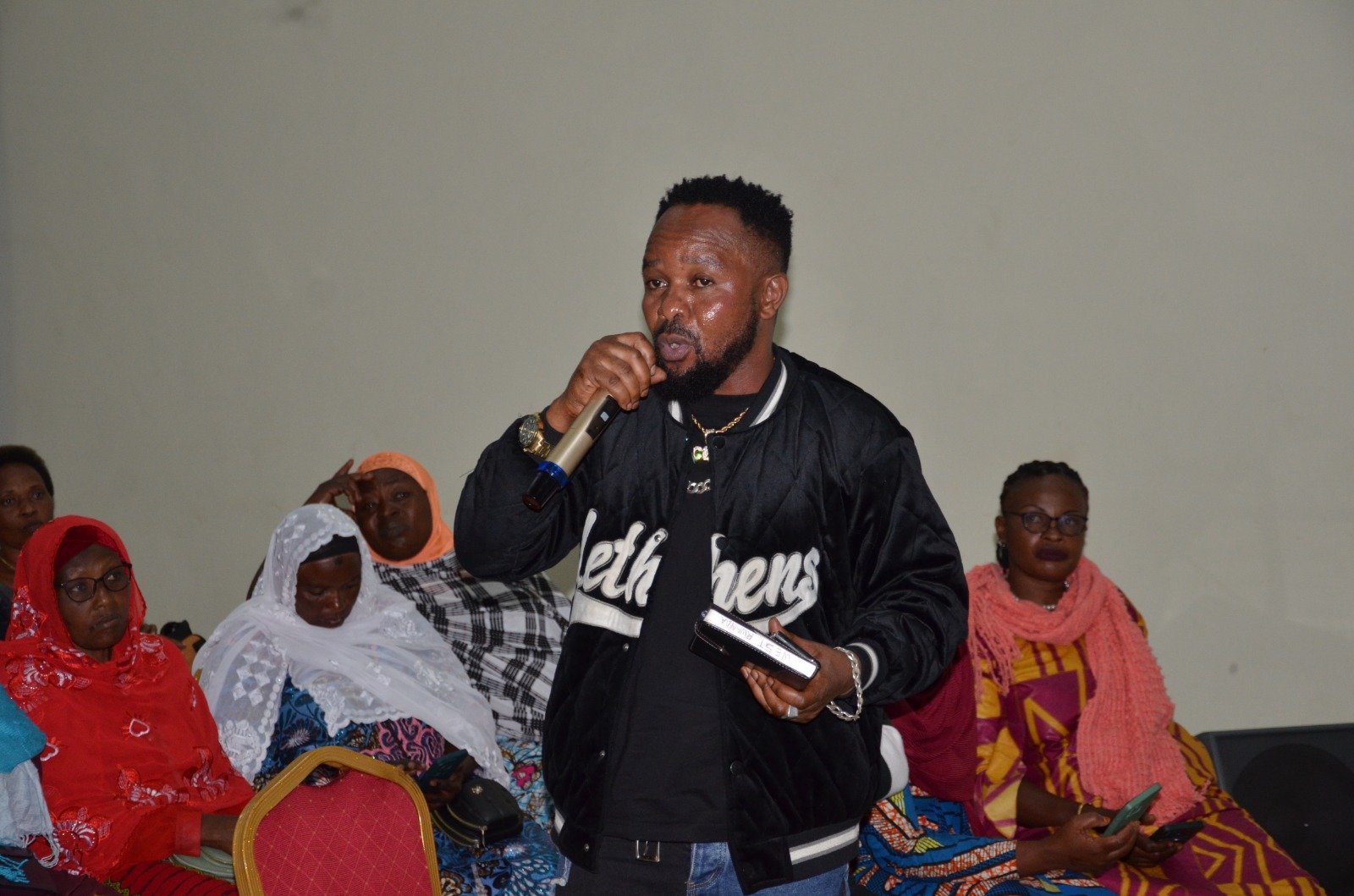 Abaturage bahawe umwanya wo gutanga ibitekerezo