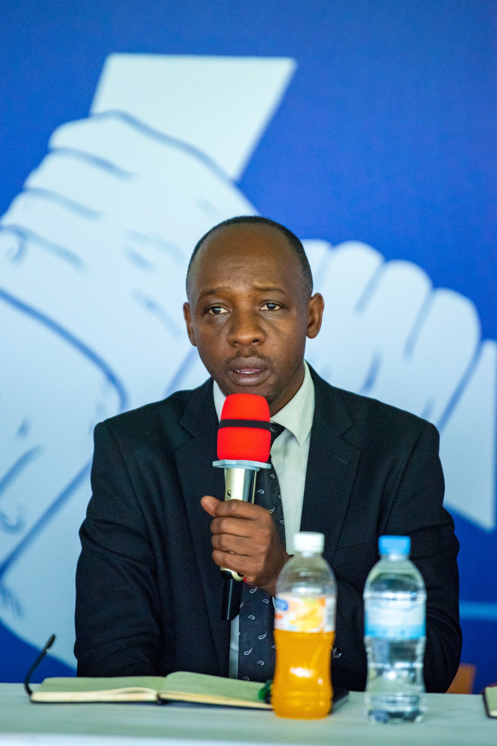 Umukozi wa International Alert ukuriye umushinga wa USAID DUFATANYE URUMURI, Mayobera Omer, avuga ko gukoresha ukuri, koroherana n'ubunyangamugayo ari zimwe mu ndangagaciro zatuma Ubumwe n'Ubudaheranwa bikomeza kugerwaho