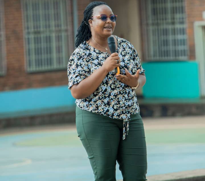 Dr Clairon Niyonsenga ushinzwe imishinga muri Minisiteri ya Siporo mu Rwanda ndetse irimo n'uyu mushinga w'Isonga yavuze bishimira umusaruro watangiye kuboneka bivuye muri gahunda y'Isonga aho abana bamwe batangiye kwifashishwa mu makipe y'igihugu ndetse no mashuri yigisha umupira