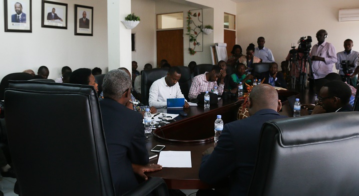 Abanyamakuru bitabiriye ikiganiro kivuga ku myiteguro ya EXPO2016 ibura iminsi ibiri ngo itangire.