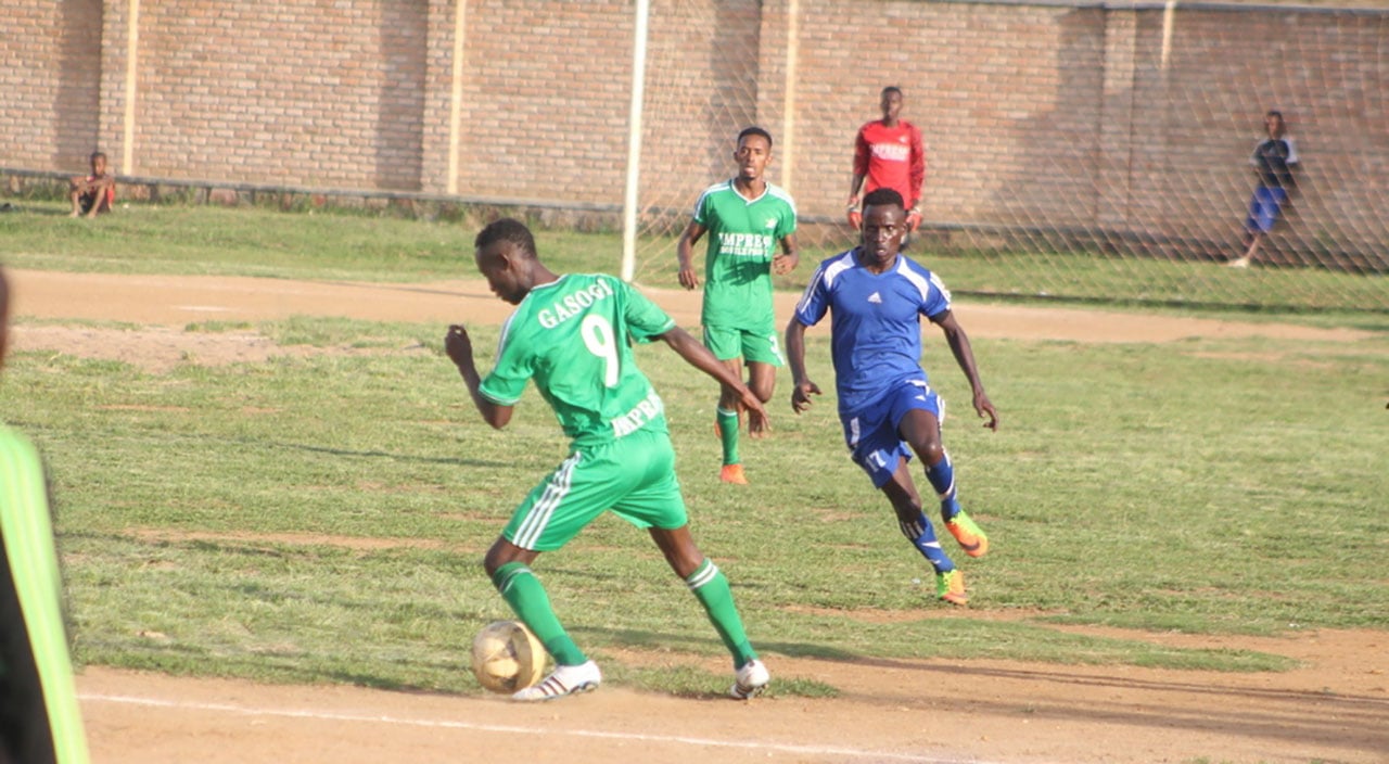 Unity Fc (yambaye icyatsi) yatsinzwe na Pepiniere ibitego 2-1