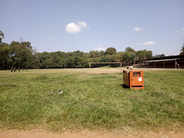 Ukomeje iyi nzira ugera kuri Stade ya Kaminuza