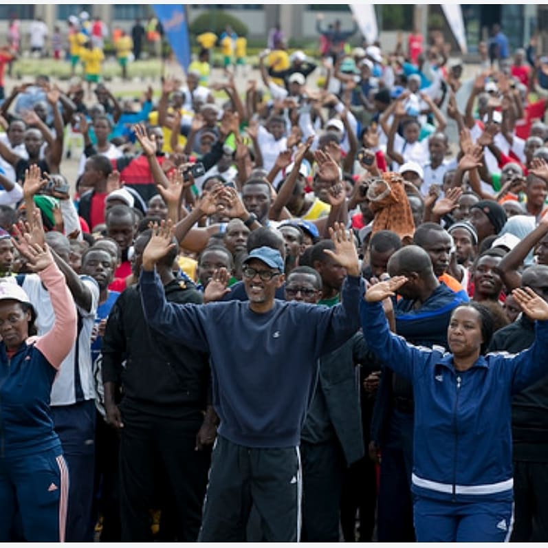 Perezida Kagame yongeye kwifatanya n'abatuye mu Mujyi wa Kigali muri Siporo ya Car free zone