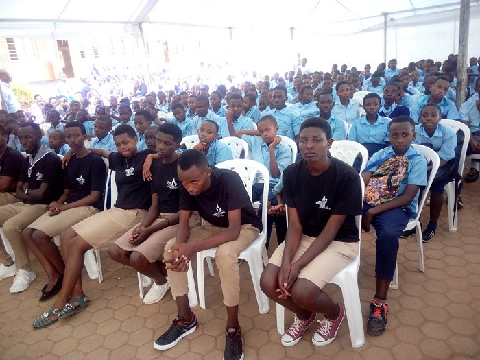 Abana bo mu mashuri abanza n'ayisumbuye bose ibiganiro bijyanye no kwibuka ngo bibafitiye akamaro