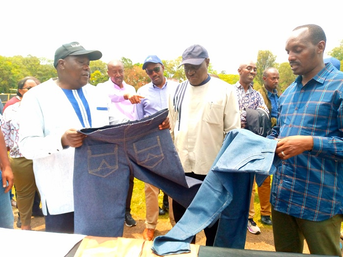 Minisitiri Gatabazi yakunze imyenda idoderwa Iwawa
