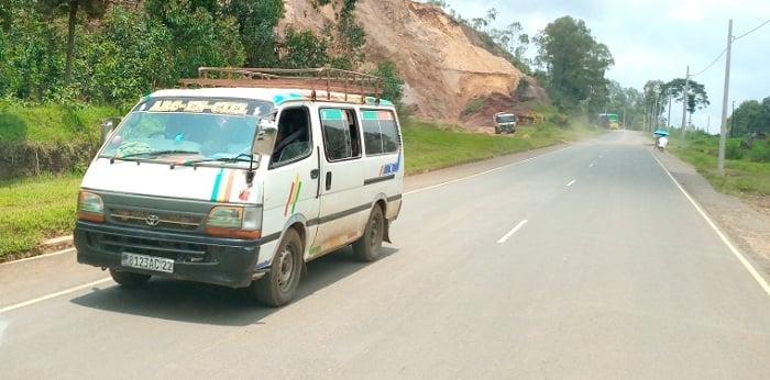Taxi zitwara abagenzi zinyura mu Rwanda zivuye muri Congo ari naho zerekeza
