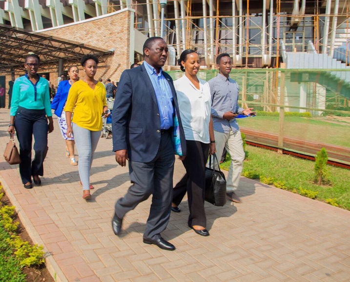 Akigera i Kigali yakiriwe n'abo mu muryango we.