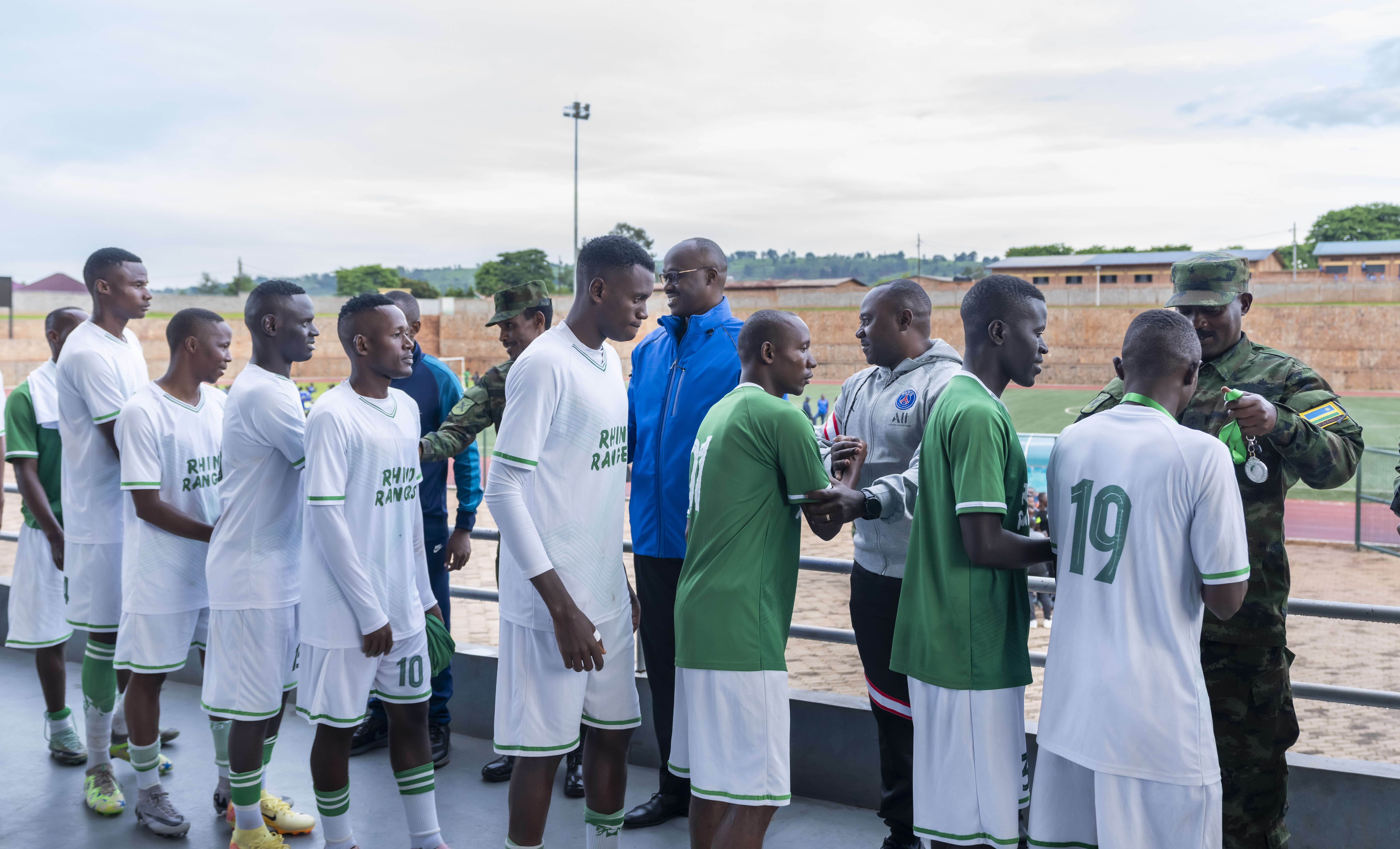 Abakinnyi ba Brigade ya 202 y'ingabo za Tanzania bambikwa imidali