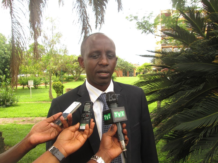 Eduard Munyaburanga avuga ko hari ababyeyi bagira uruhare mu gutuma abana babo bananirana.