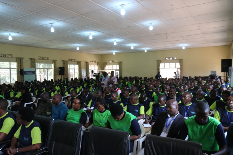 Ibi biganiro byari bisanzwe bikorwa n'abakobwa ubu biri gukorwa n'abahungu 200