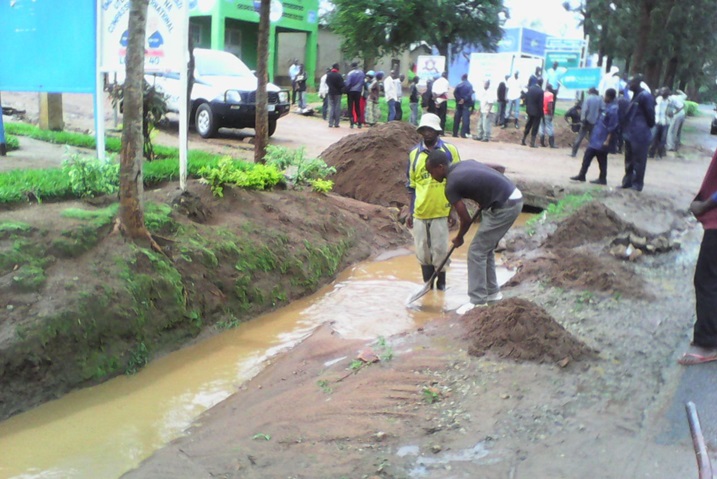 Imvura ntiyababujije gukora umuganda.