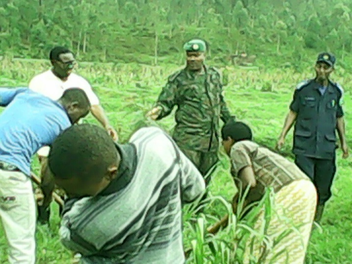 Uko niko umuganda wari wifashe.
