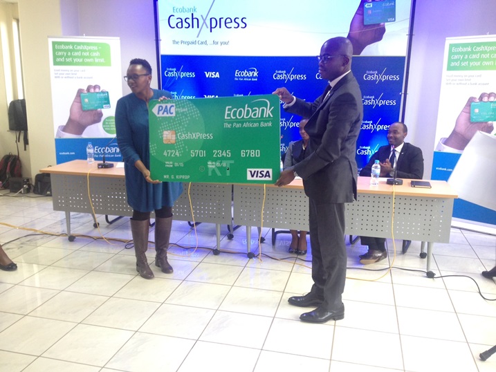 Ubuyobozi bwa Ecobank butangiza ikarita ya CasXpress.