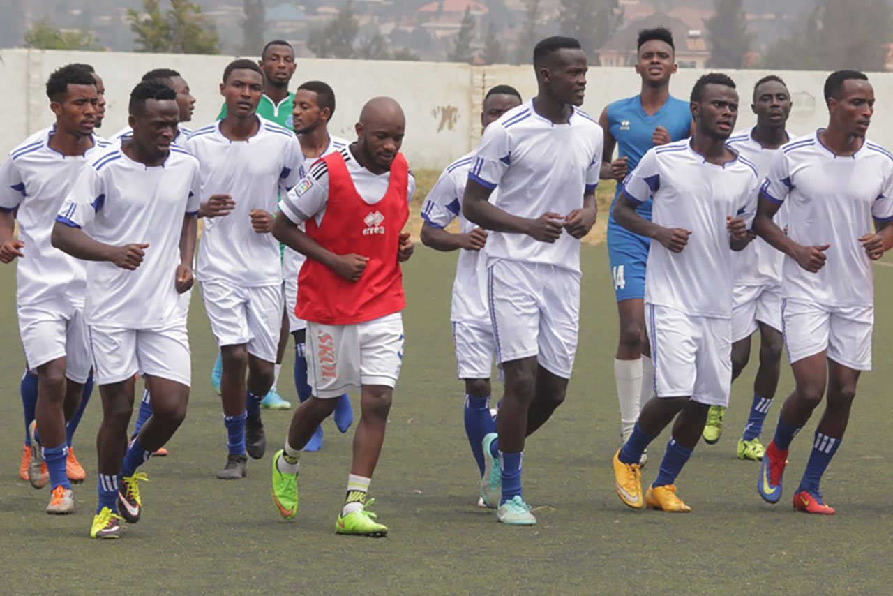 Rayon Sports yatangiranye Saison imyenda mishya y'imyitozo
