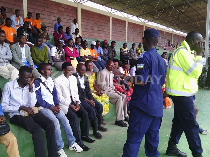 Polisi yabahaye ikiganiro ku kamaro ku muganda n